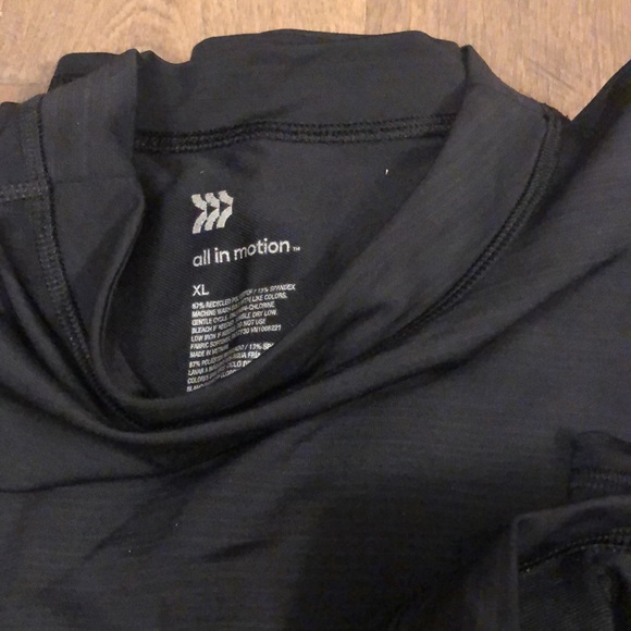 All in Motion (3) cold weather Performance shirts - Picture 3 of 7